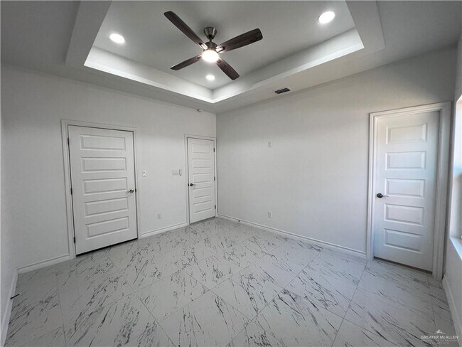 Building Photo - 20 Selena St