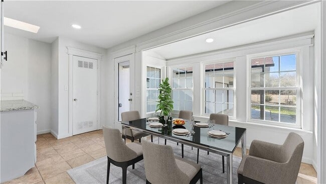 Building Photo - 5748 N Graham Rd