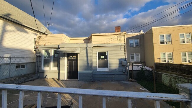 Building Photo - 6206 Newkirk Ave