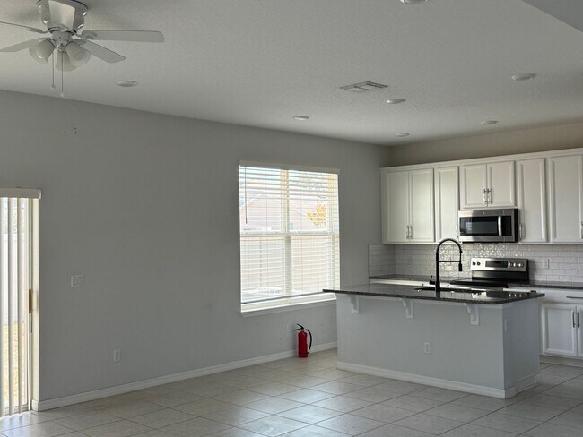 Building Photo - Stunning 2 story home in Ocoee