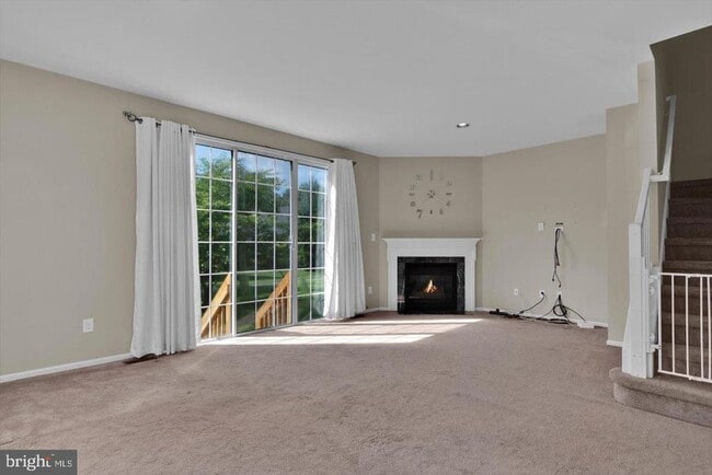 Building Photo - 751 Chanticleer