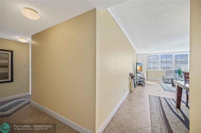 Building Photo - 3015 N Ocean Blvd