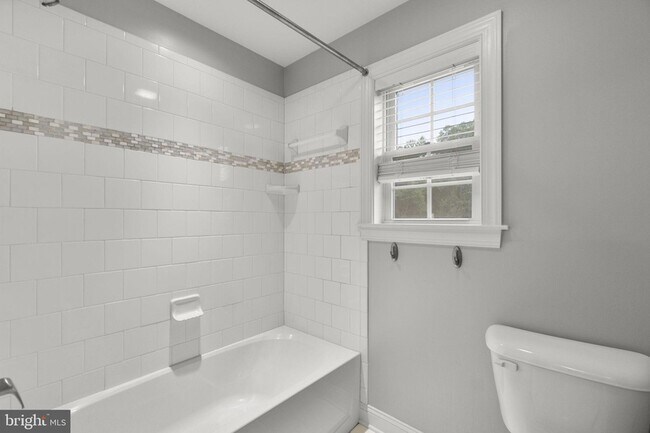 Building Photo - 945 Kayley Dr