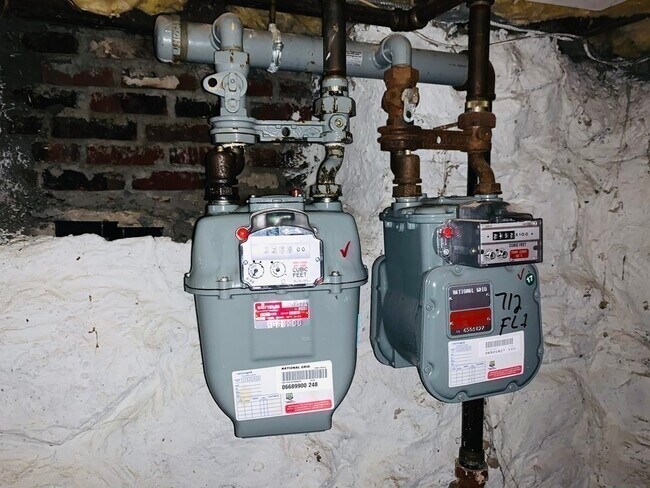 Building Photo - 712 Lawrence St