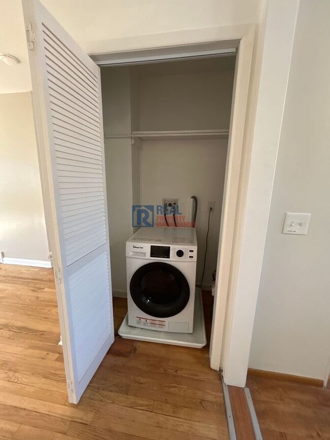 Building Photo - 1343 S Grant St