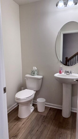 Building Photo - 1445 Superior Dr