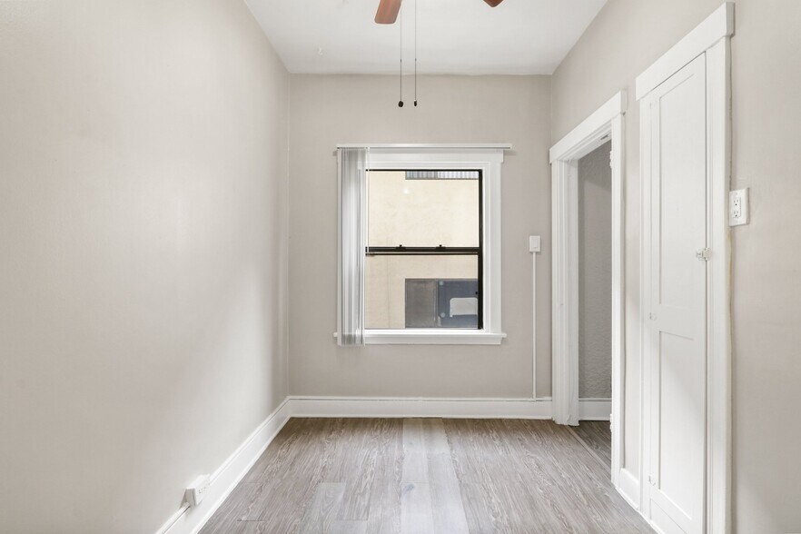 Building Photo - 3621 S Pacific Ave