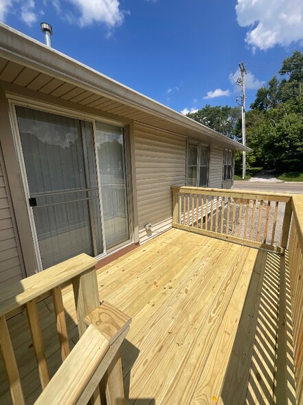 Building Photo - 416 E Hillside Dr