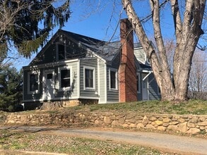 Building Photo - 937 Newfound St