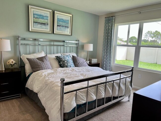 Building Photo - 1524 SW Bermel Ave