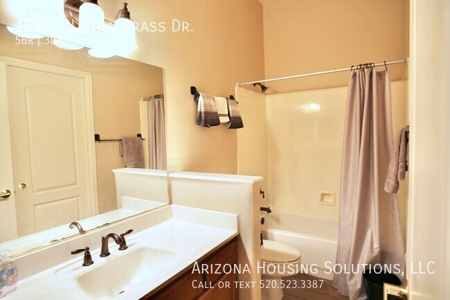 Building Photo - 12129 N Tall Grass Dr