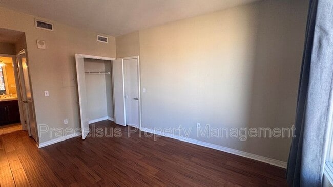 Building Photo - 530 K St