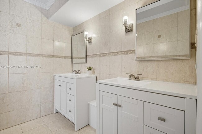 Building Photo - 9710 Sunset Strip