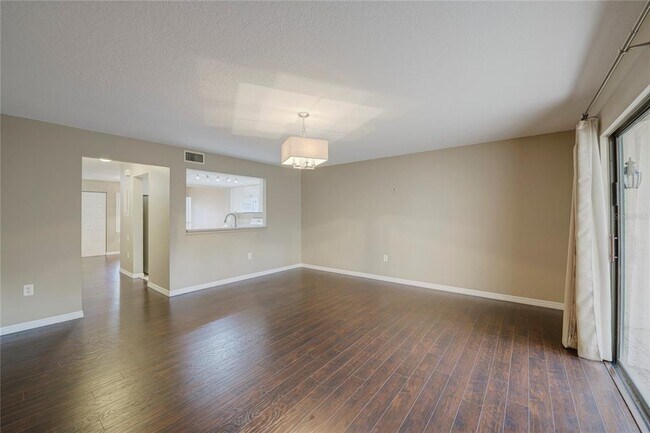 Building Photo - 918 Sunridge Dr