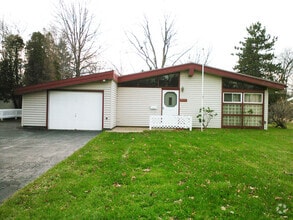 Building Photo - Completely Renovated Highly Sought Ranch S...