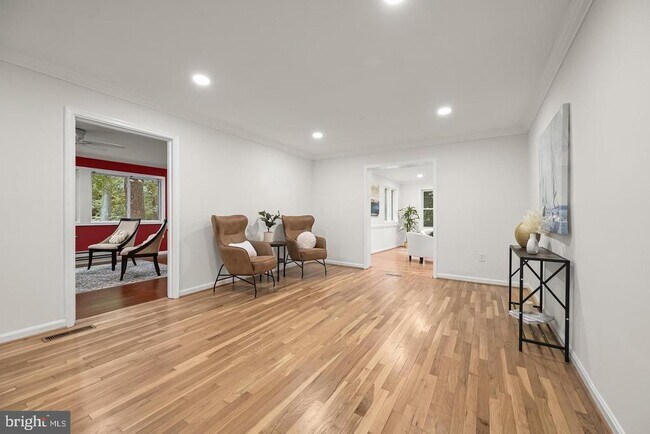 Building Photo - 10600 Vantage Ct