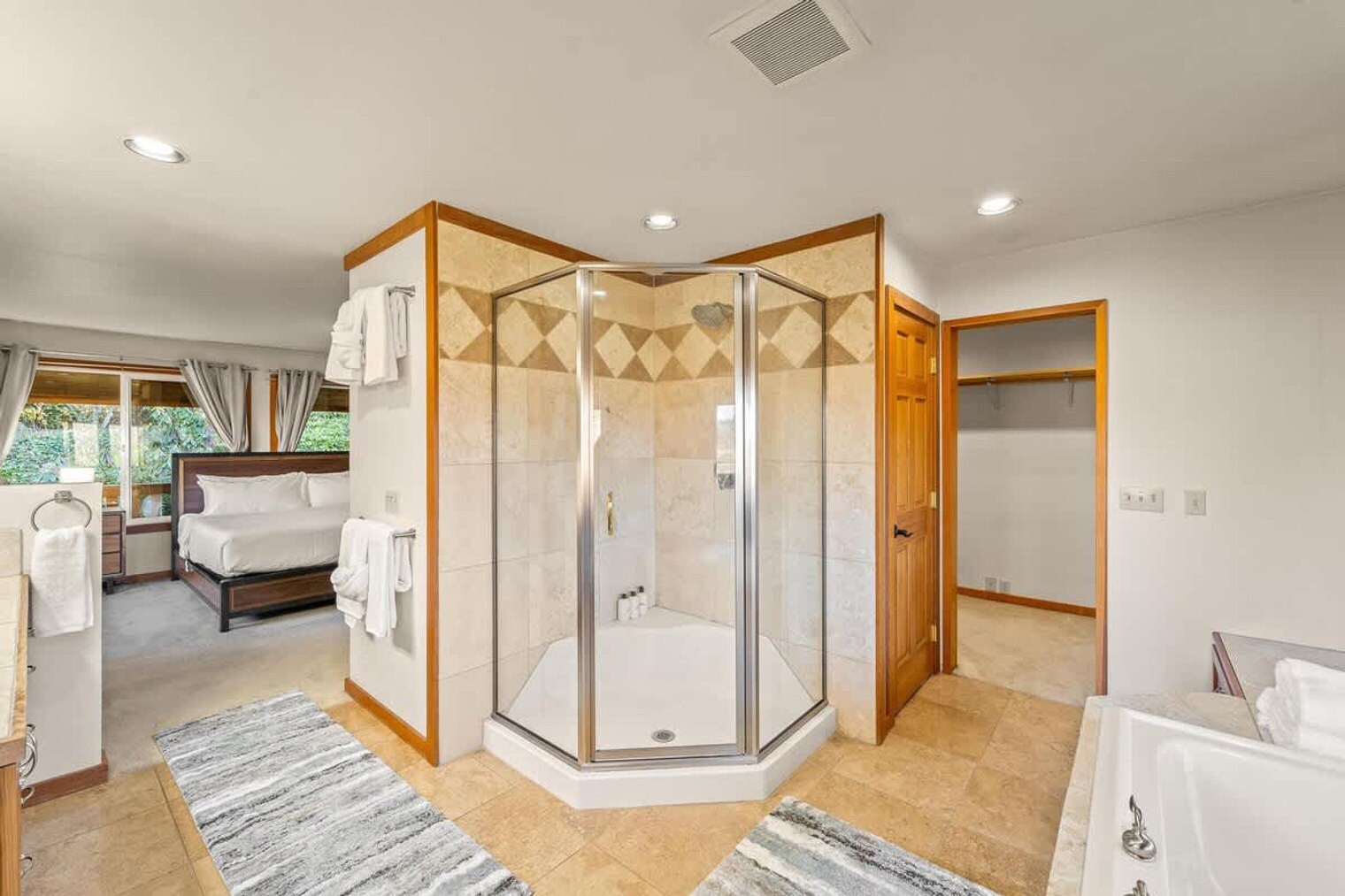 Building Photo - 7755 Cully Ln