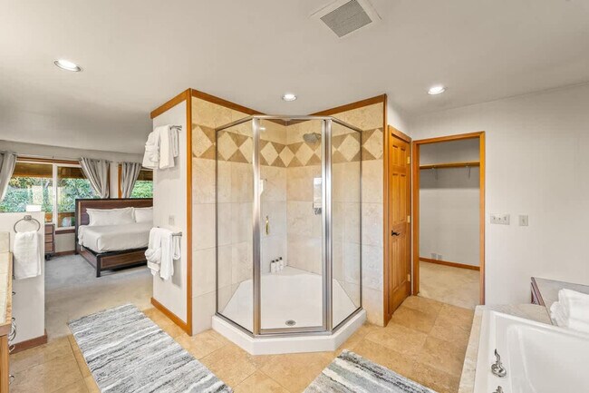 Building Photo - 7755 Cully Ln