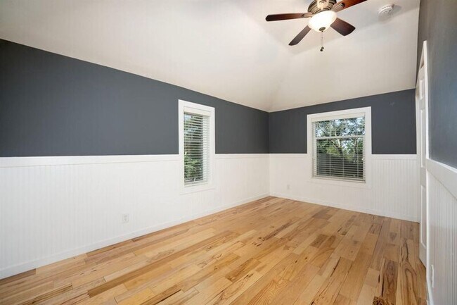 Building Photo - 12422 Homestead Way
