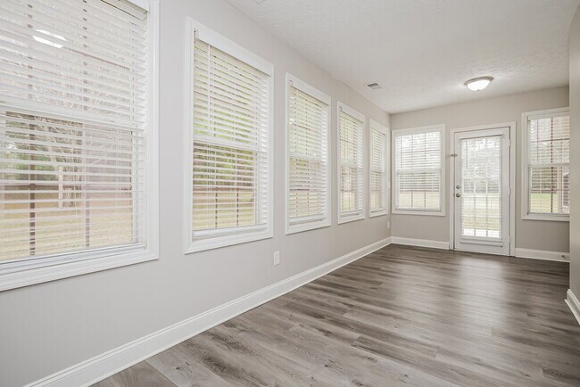 Building Photo - 217 Whitney Ln
