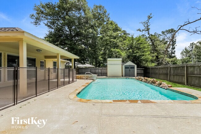 Building Photo - 12064 Maverick Dr