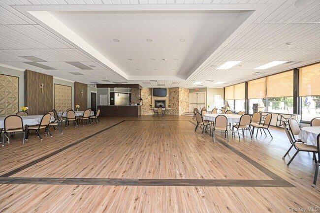 Building Photo - 598 Blue Ridge Dr