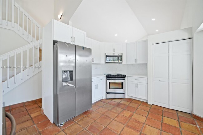 Building Photo - 14531 Hampton Pl