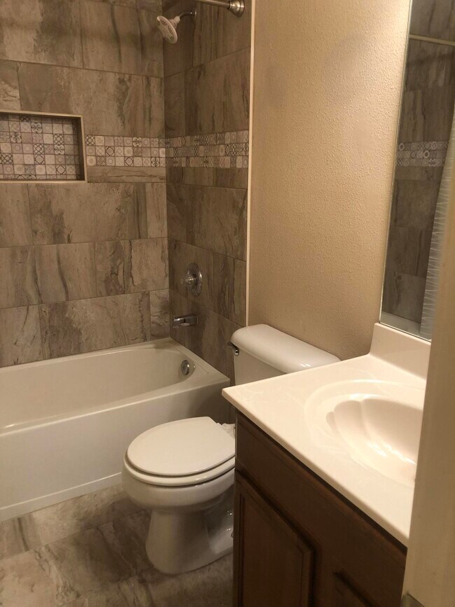 Building Photo - 6216 Lovebird Ln