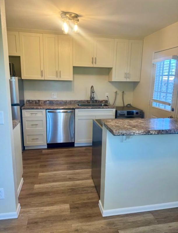 Building Photo - 2233 Canyon Dr