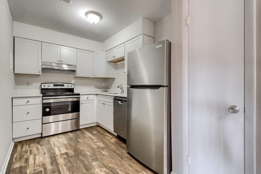 Building Photo - 1000 Sandlin Pl