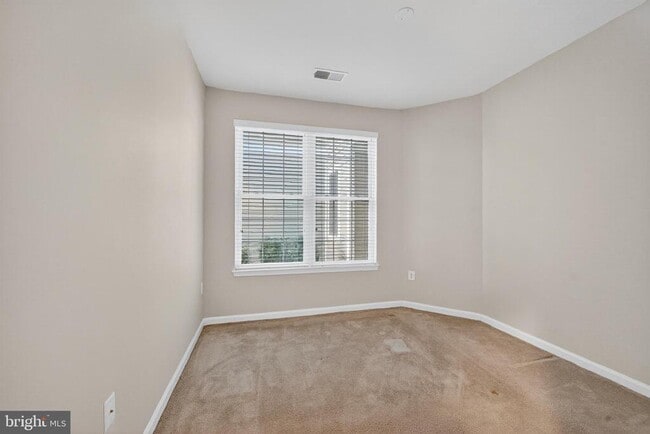 Building Photo - 44063 Vaira Terrace