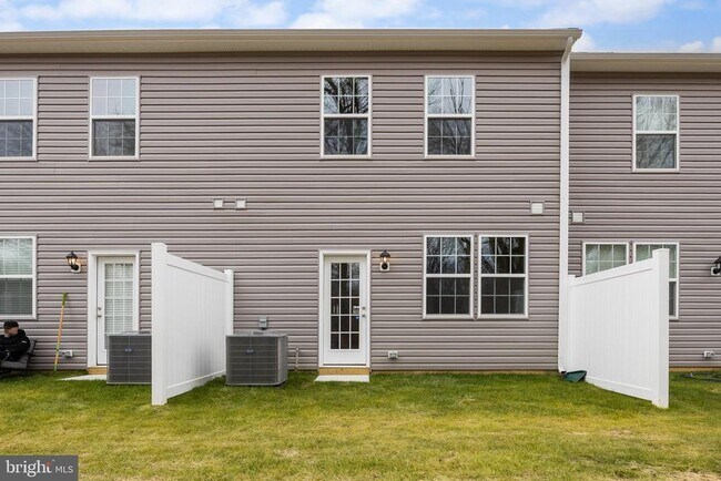 Building Photo - 69 Alexander Wy