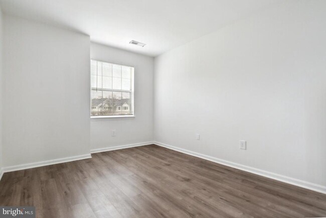 Building Photo - 8573 Falls Run Rd