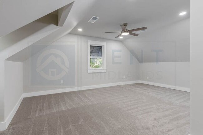 Building Photo - Beautiful Home in Melrose Heights