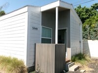 Building Photo - R02-462-MF