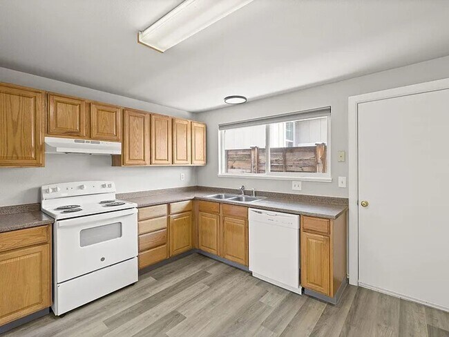 Building Photo - p633