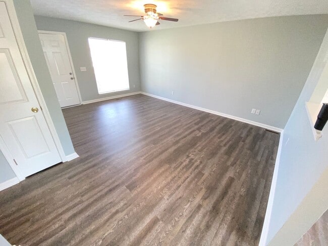 Building Photo - G TEAM - FOR LEASE - 3 BED, 2 BATH, 1200sq...