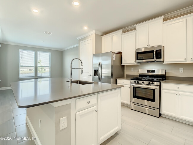 Building Photo - 380 Brybar Dr