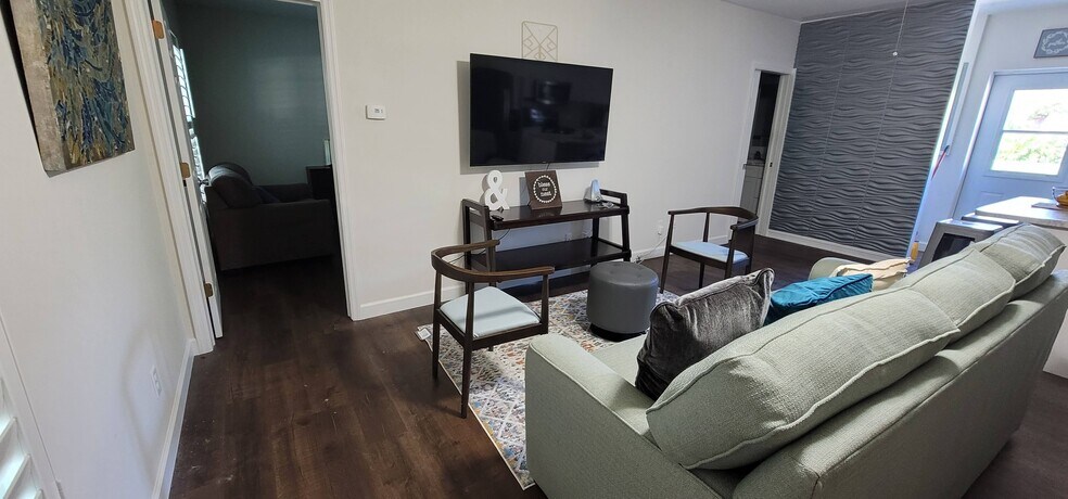 Building Photo - 1616 20th St SW