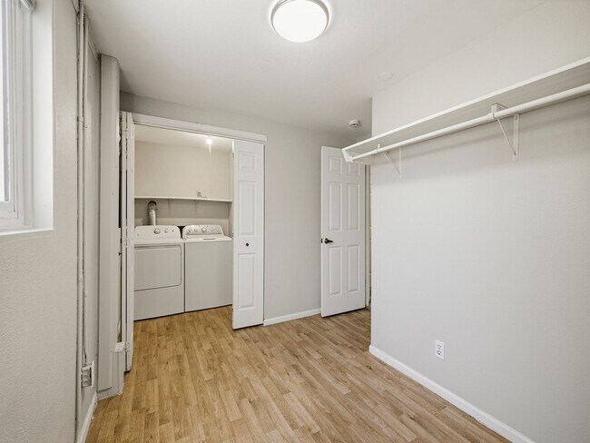 Building Photo - 2828 Silverplume Dr