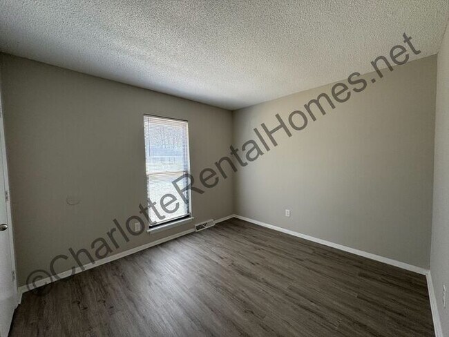 Building Photo - House in Mint Hill with deck out back