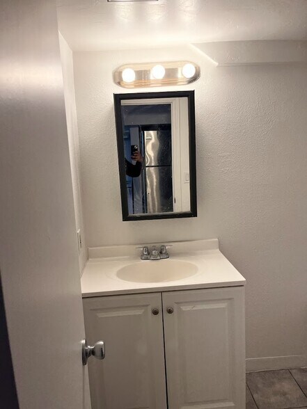 Bathroom - 47-2 E 800 S