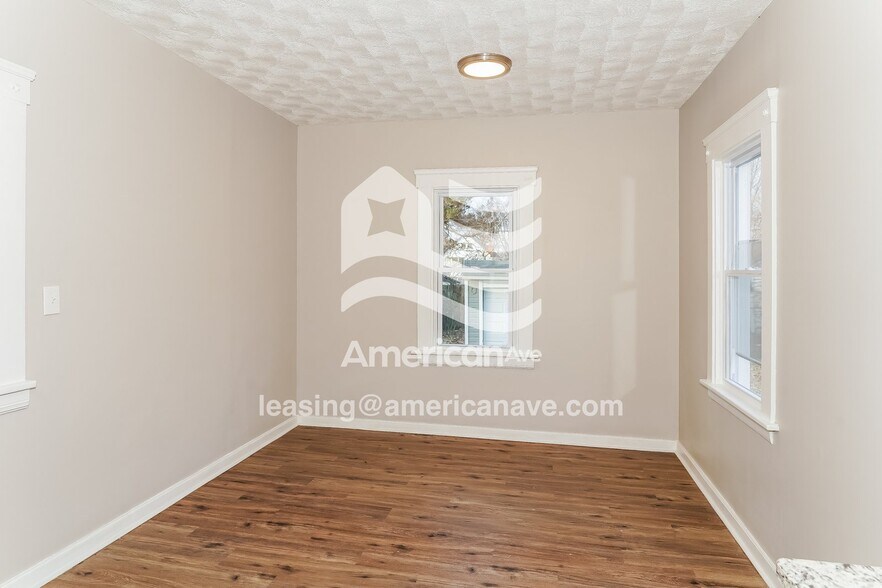 Building Photo - 1542 E 173rd St