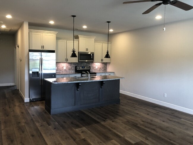 Building Photo - 1 BD 1 BA CONDO AVAILABLE AT PEACEFUL CYPRESS RIDGE LOCATION