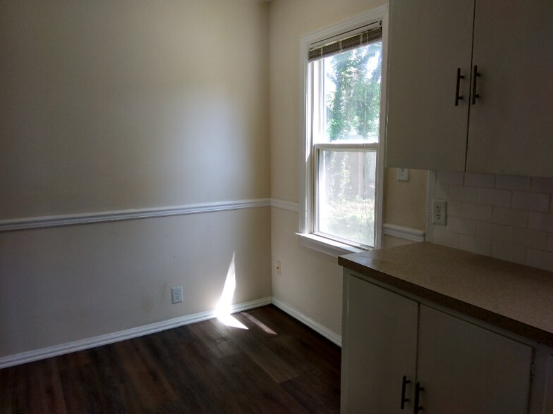 Building Photo - 3415 E Bayley St