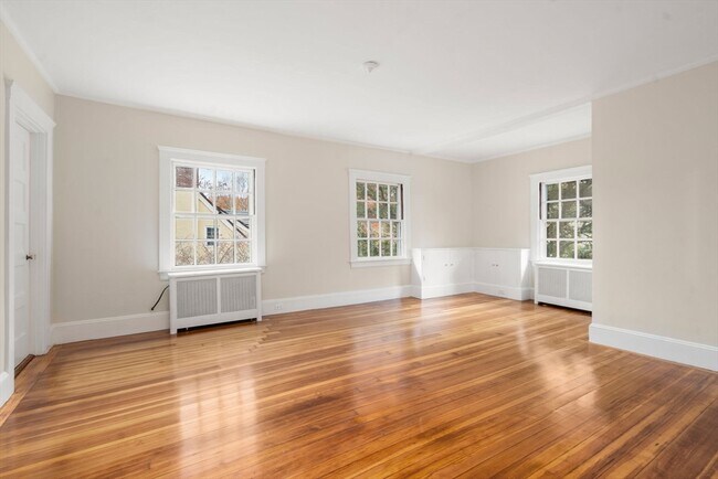 Building Photo - 161 Clinton Rd