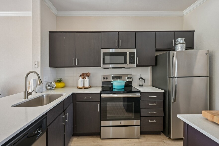 The Highland Apartments in Phoenix, Arizona - The Highland