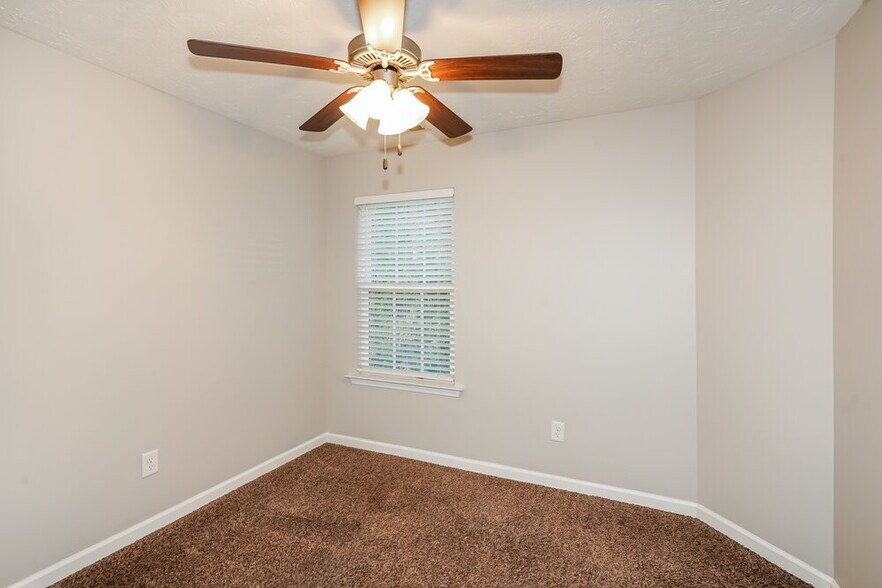 Building Photo - 642 Big Hurricane Dr
