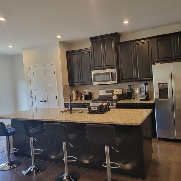 Building Photo - 18109 Red Cedar Rd