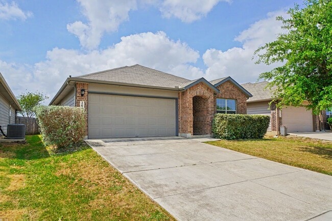 Building Photo - Modern 4-Bed Home with Open Layout in New Braunfels - Realtor Commission: $500